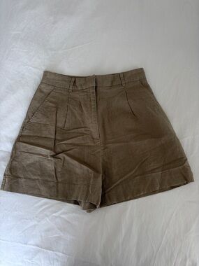 High-Waist Pleated Women's Shorts in Olive Brown
